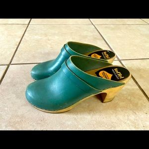 Swedish hasbeens clogs